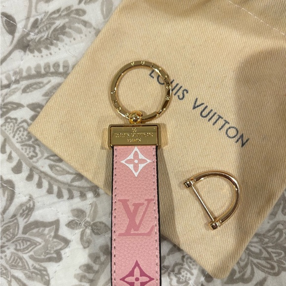 Louis Vuitton Pink Dragonne Key Holder - Picture 1 of 5